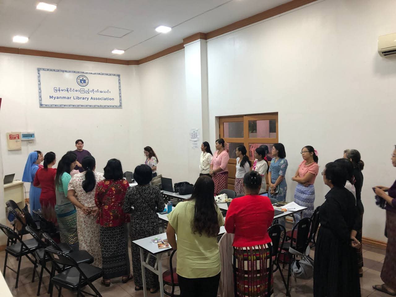 “Using Canva for Library Workflow” with the Librarians, conducted